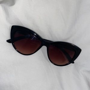 Cat eye sunglasses